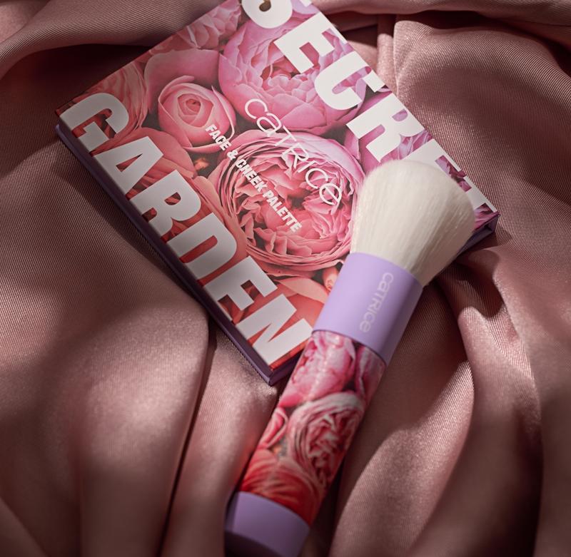 Catrice Catrice Secret Garden pennello per blush contouring e illuminante Qualità Garantita