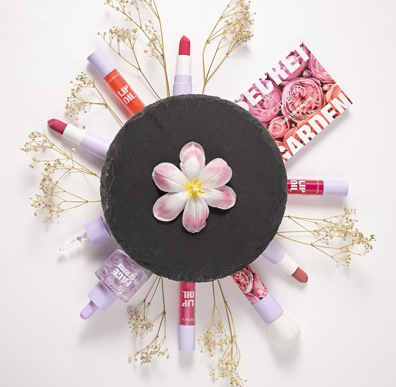 Catrice Catrice Secret Garden pennello per blush contouring e illuminante Qualità Garantita