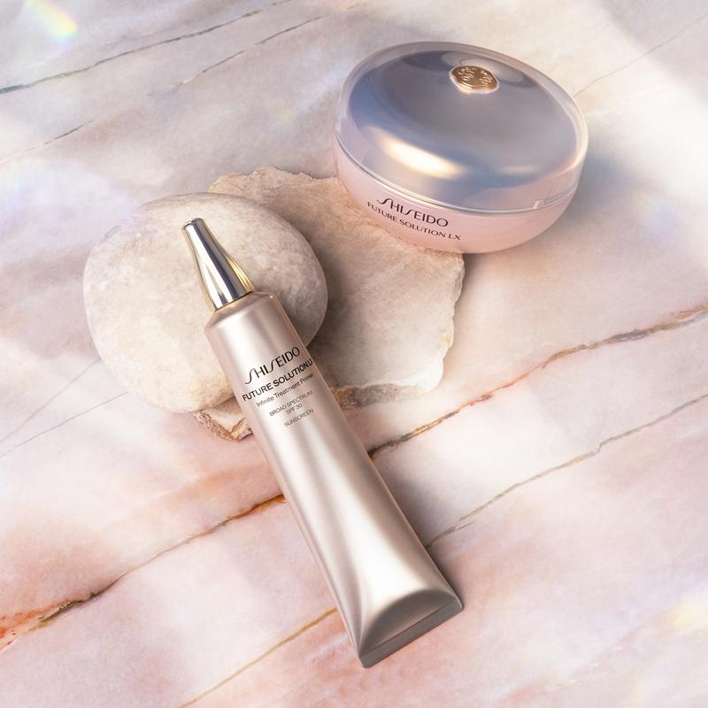 Shiseido Shiseido Future Solution LX primer illuminante e lisciante SPF 30 Offerta esclusiva