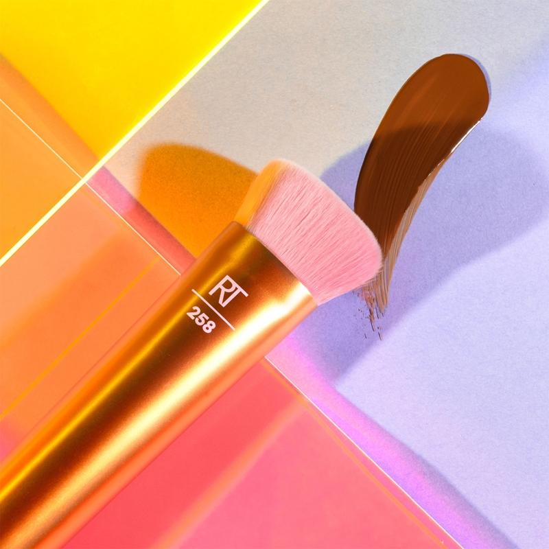 Real Techniques Real Techniques Hyperbrights pennello contouring In vendita