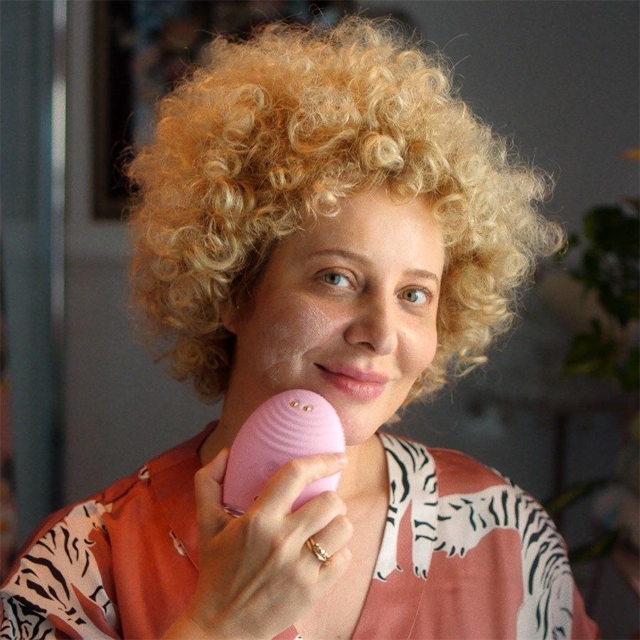 Foreo Spazzole di pulizia LUNA 4 Plus Dispositivo di pulizia termica del viso per pelli normali con NIR luce LED rossa e microcorrente Italia
