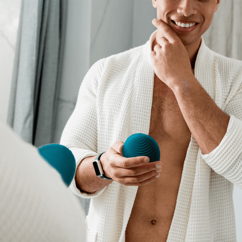 FOREO Dispositivo intelligente per la pulizia e il rassodamento del viso Sottocosto